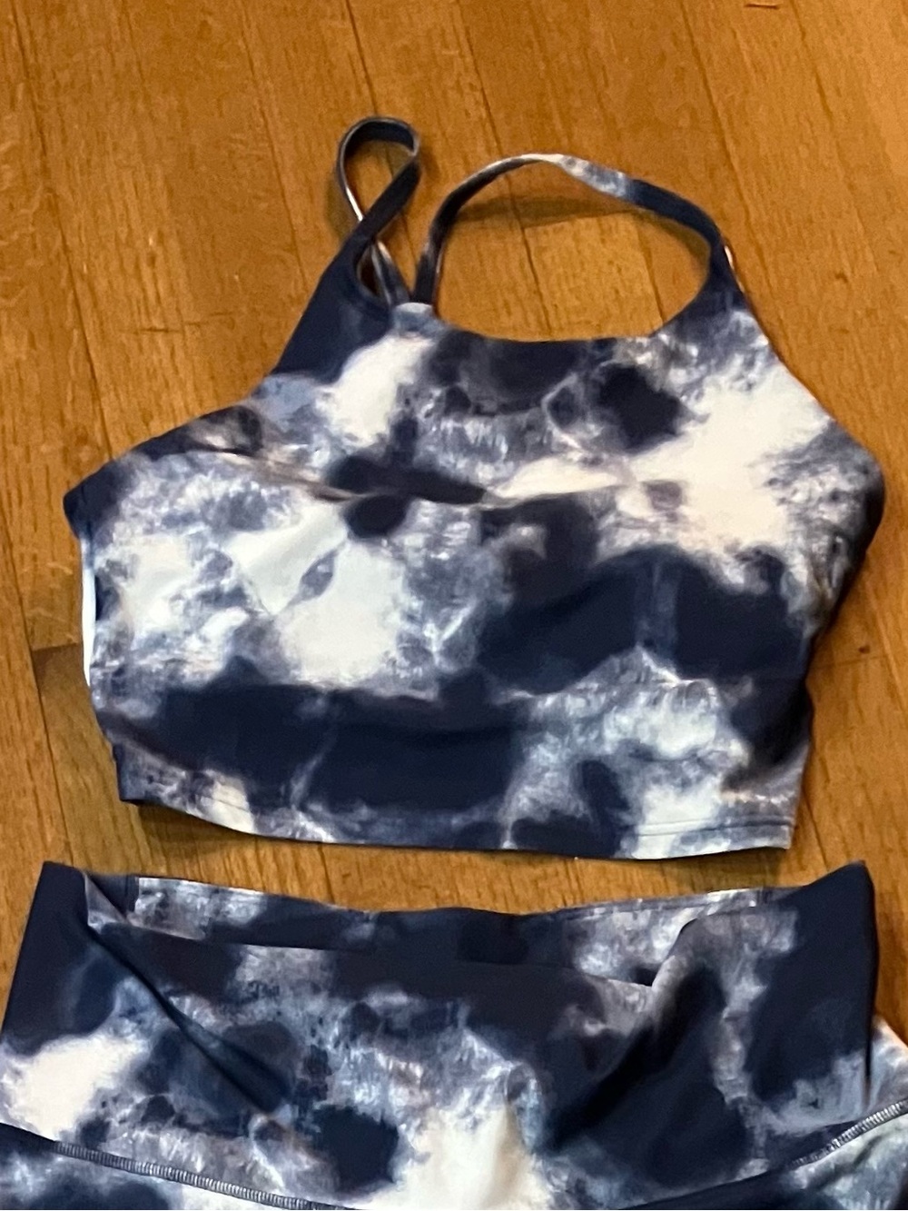 Old Navy Black and White Tie-Dye Crop Top yoga
